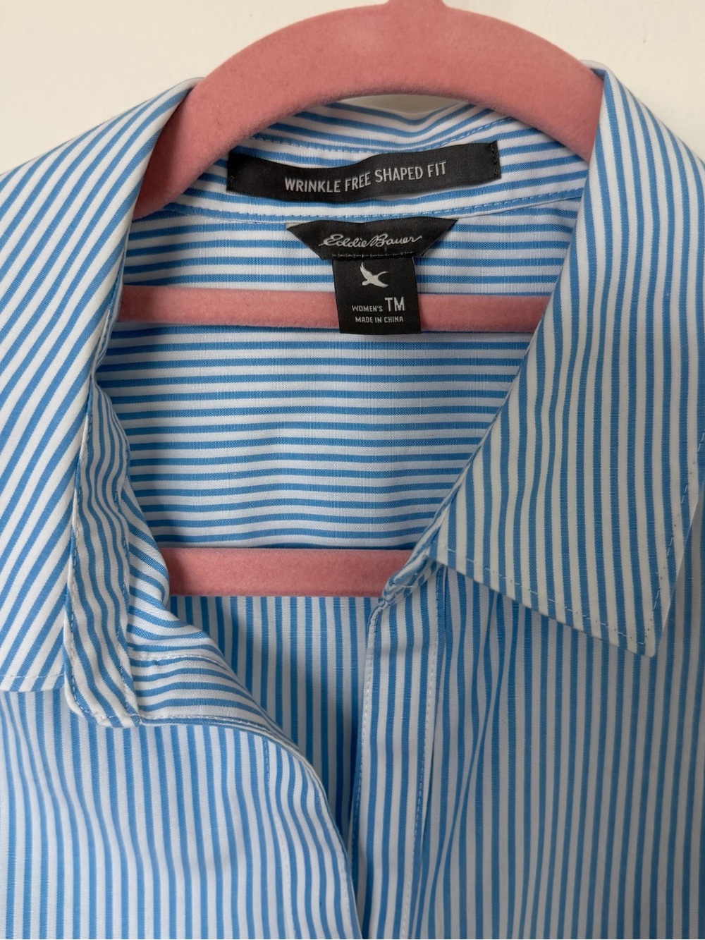 Eddie Bauer Wrinkle Free Shaped Fit Sleeveless Button Down Shirt - Picture 2 of 4